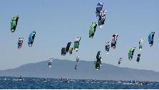 El Mundial De Kiteboard Júnior es disputa en aigües del golf