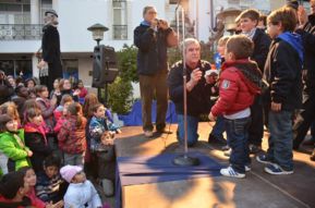 Els Geganters encenen l'enllumenat nadalenc
