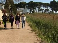 Caminada de l'escola Empúries per recollir diners
