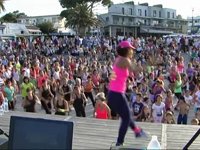 Marató solidària de Zumba a la Sala Polivalent