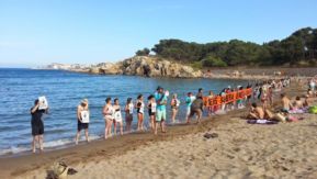 Cadena humana contra el fràquing a Sant Martí d'Empúries