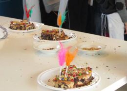 Ple al taller de Mona de Pasqua del Maram