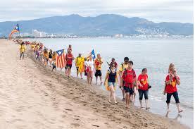 300 persones a la caminada per la República Catalana